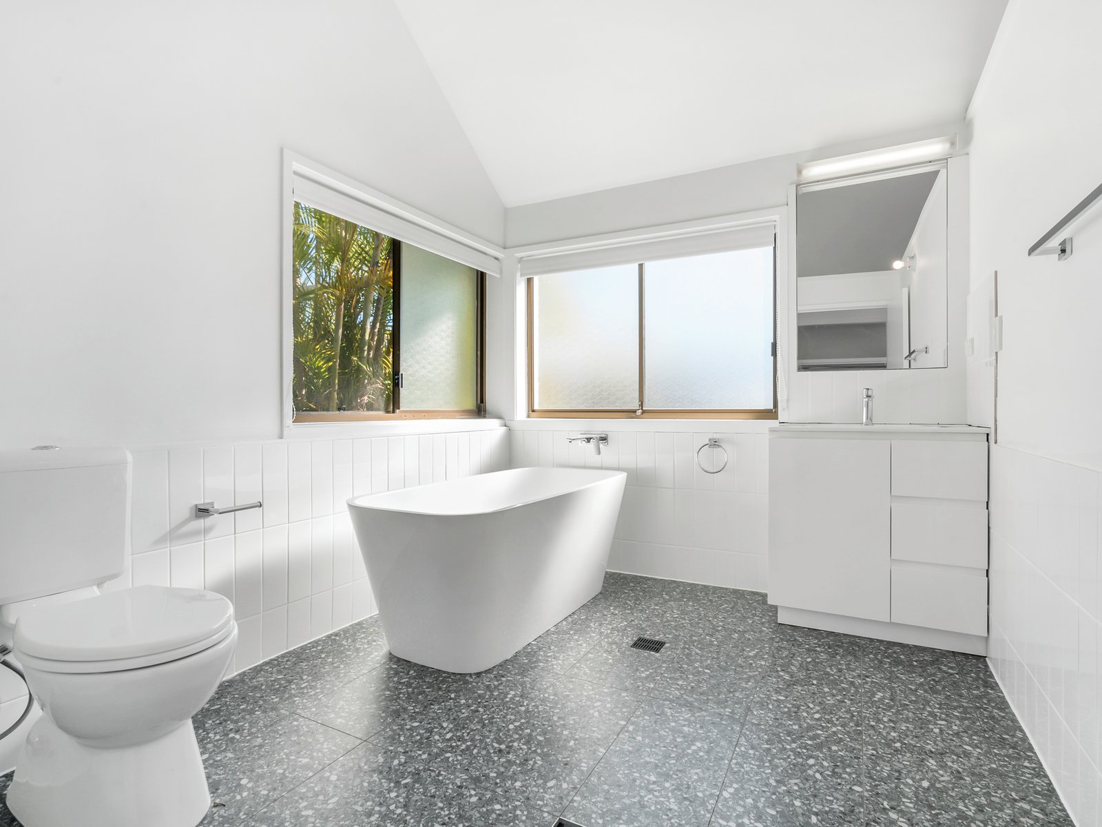 95 Guineas Creek Road ELANORA 13