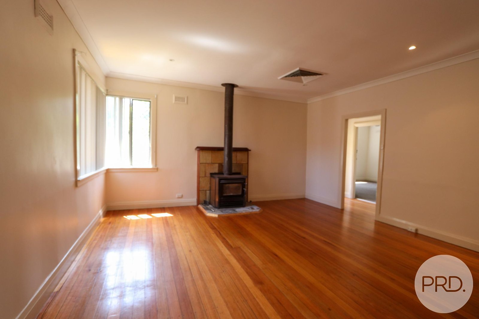 95 King Street TUMBARUMBA 4