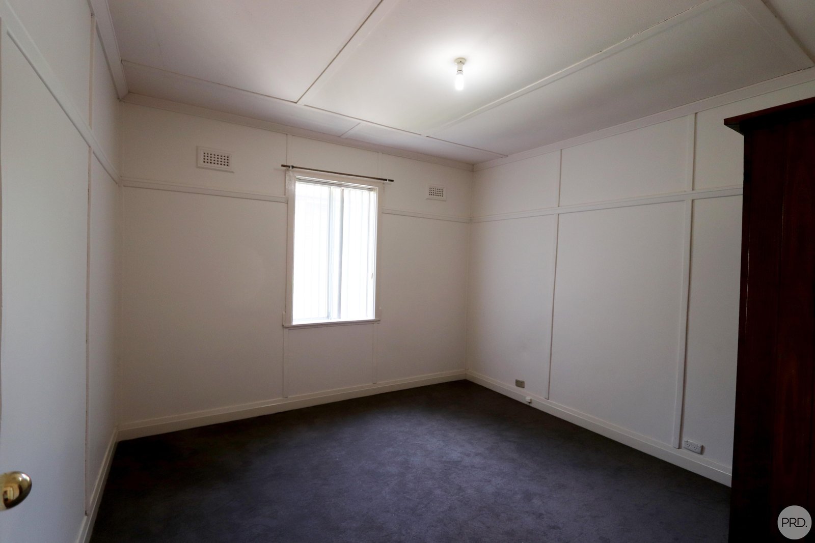 95 King Street TUMBARUMBA 9