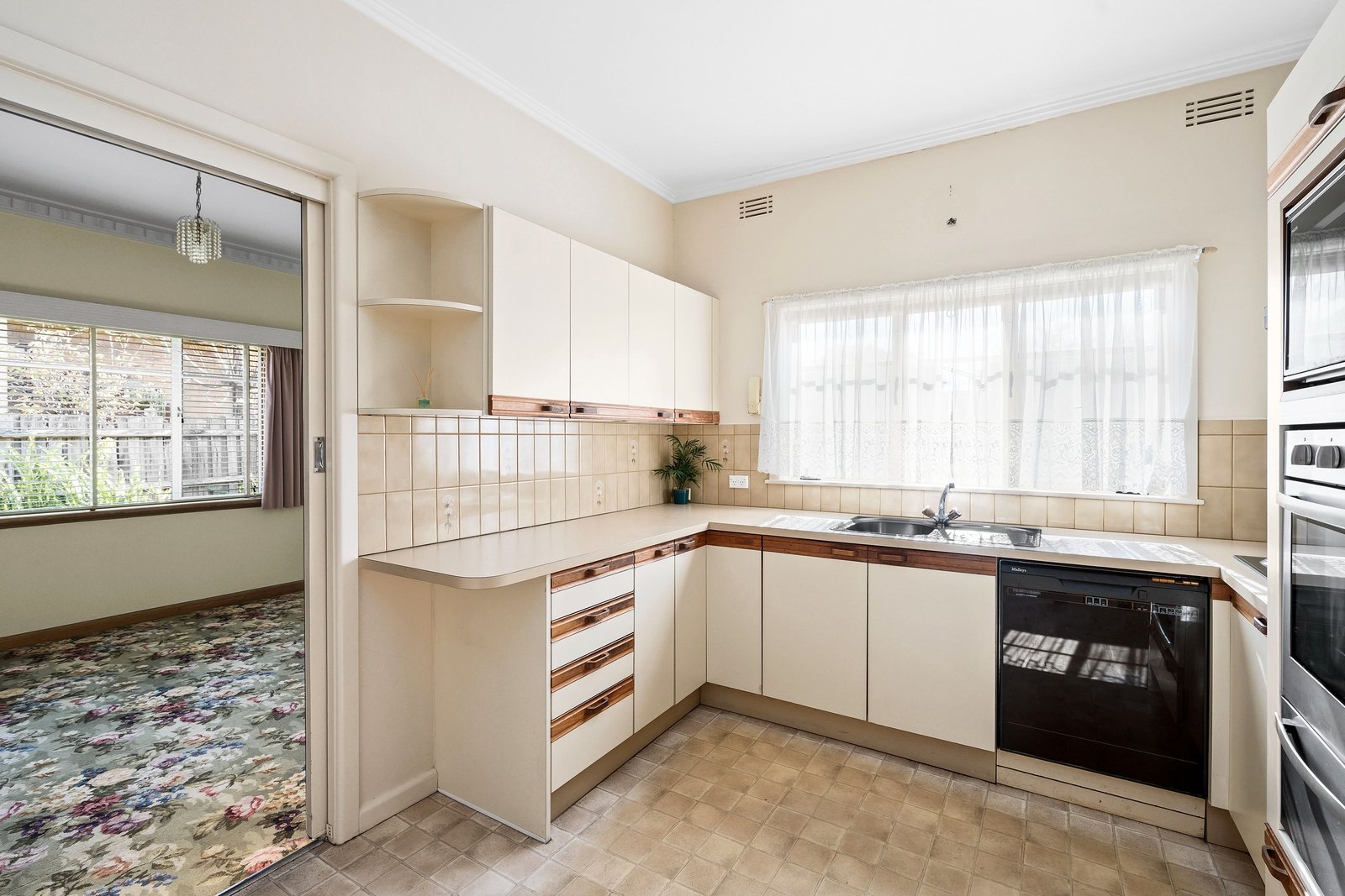 Real Estate and Property in 95 Patterson Road, Bentleigh, VIC