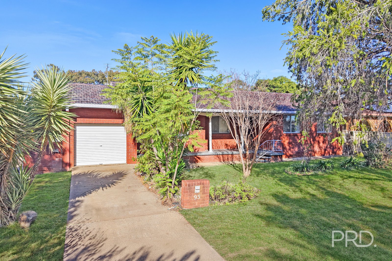 95 Petra Avenue TAMWORTH 2