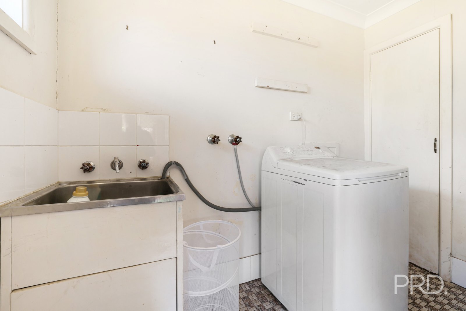 95 Petra Avenue TAMWORTH 18