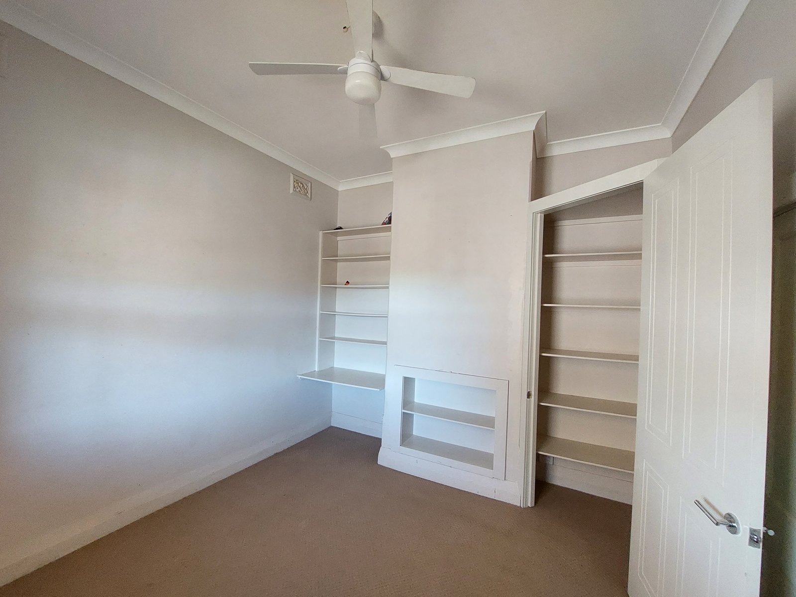 95 Punch Street GUNDAGAI 13