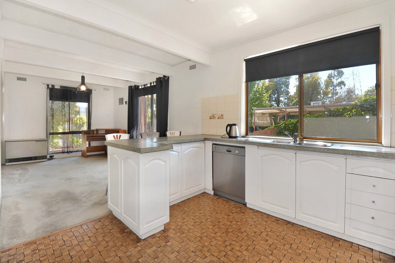 Gallery: 9519 Western Highway