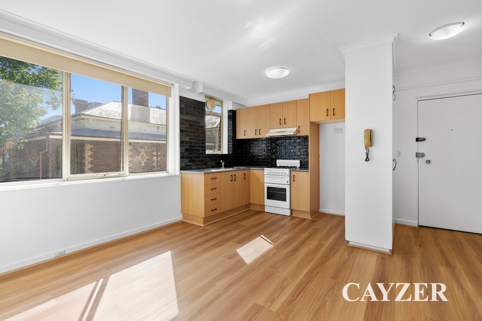 Gallery: 9/52 Alma Road