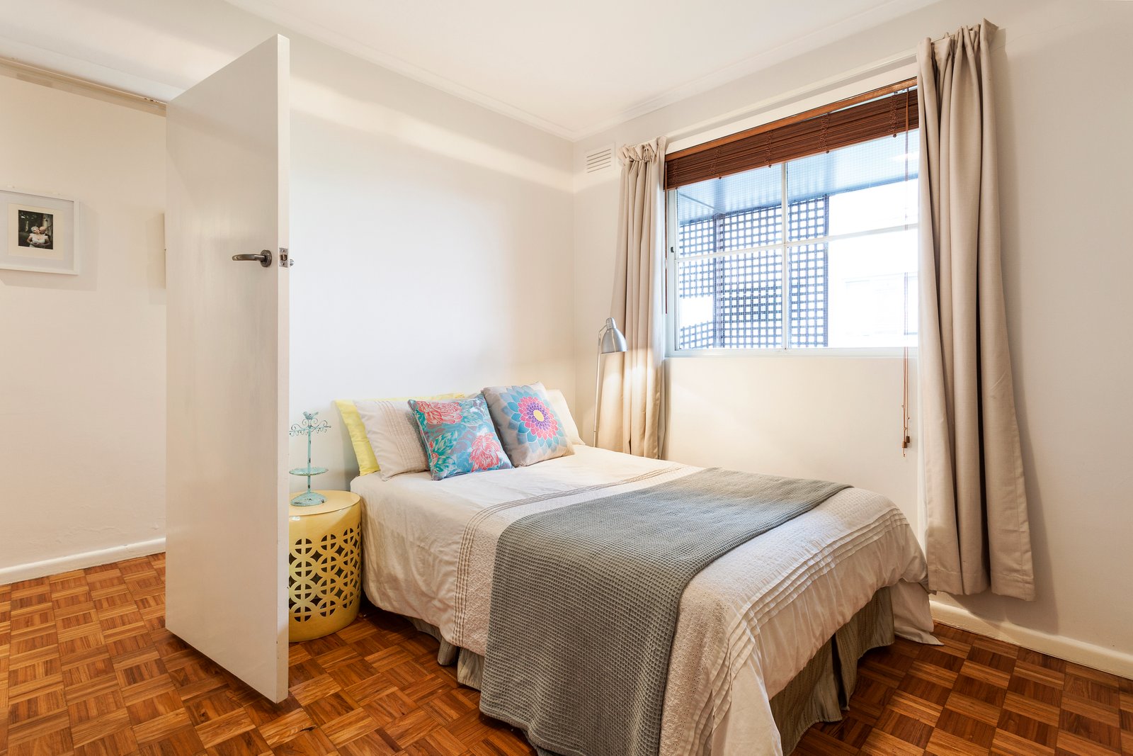 Gallery: 9/52 Hotham Street