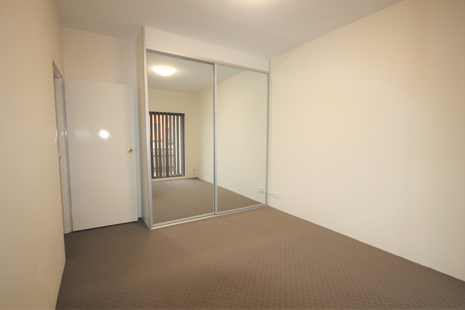 9/52 Warialda Street KOGARAH 5