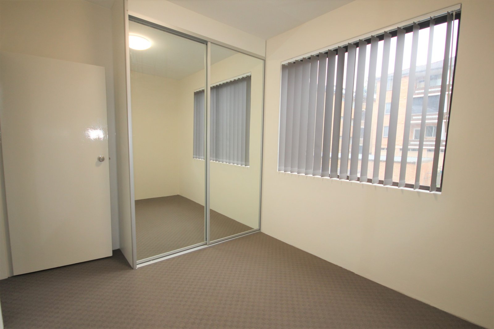 9/52 Warialda Street KOGARAH 6