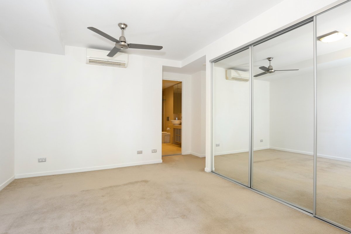 9/53 Darrambal Street CHEVRON ISLAND 10