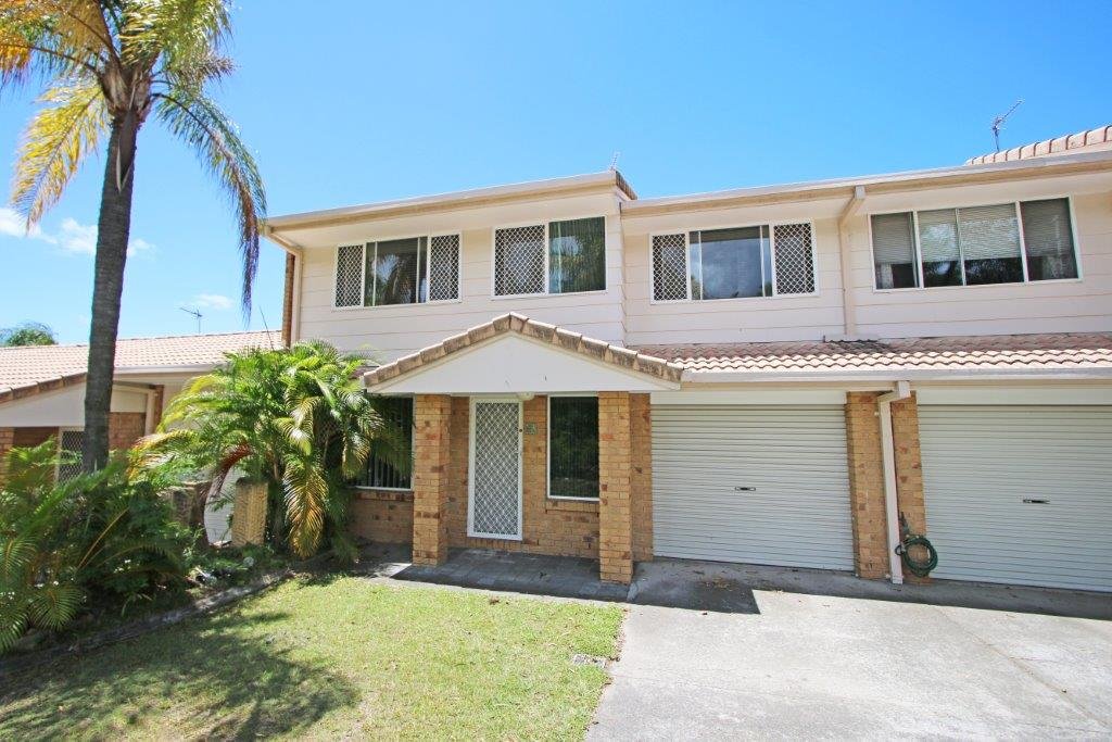 95/33 Edmund Rice Drive SOUTHPORT 17