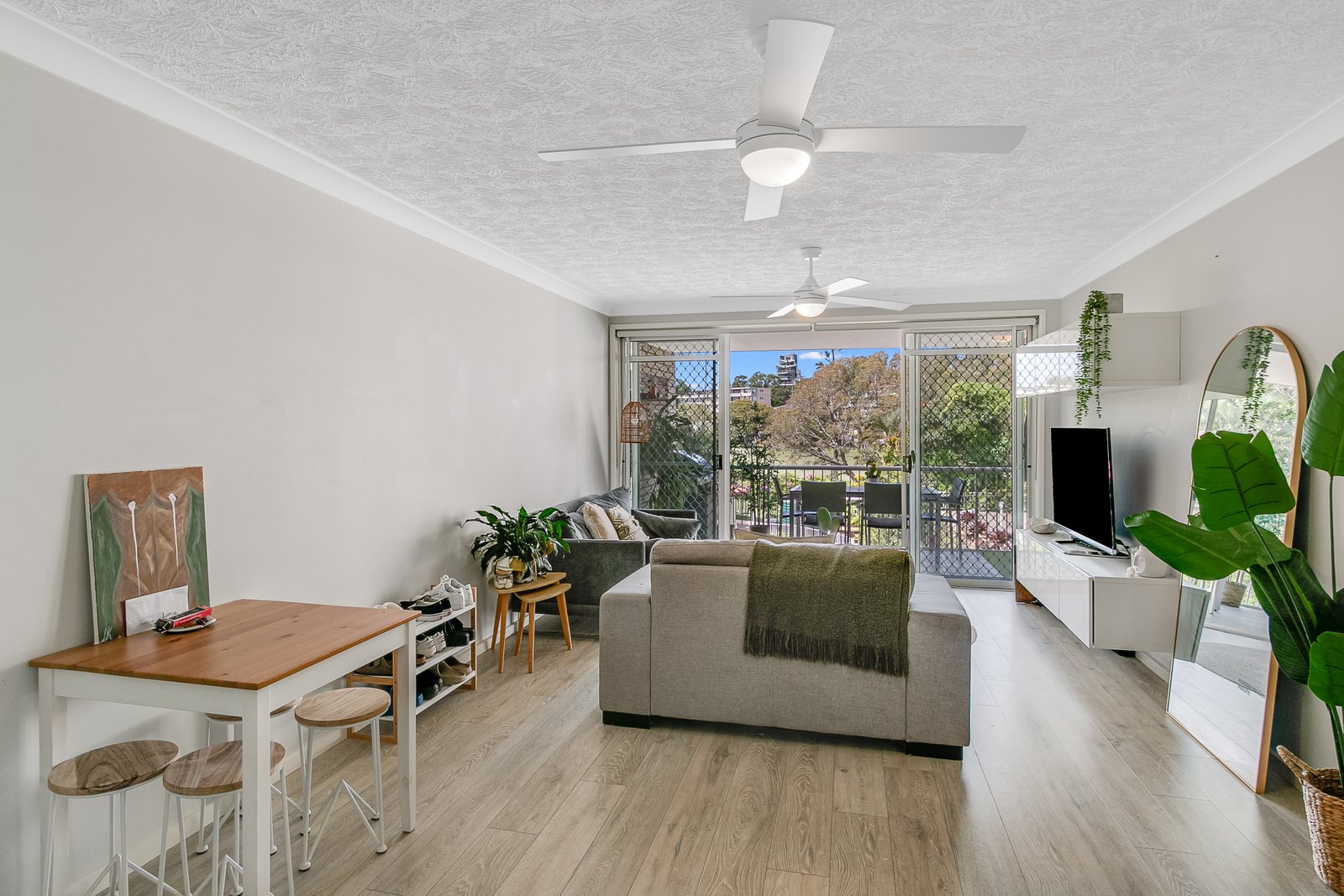 9/54 Dutton Street COOLANGATTA 1