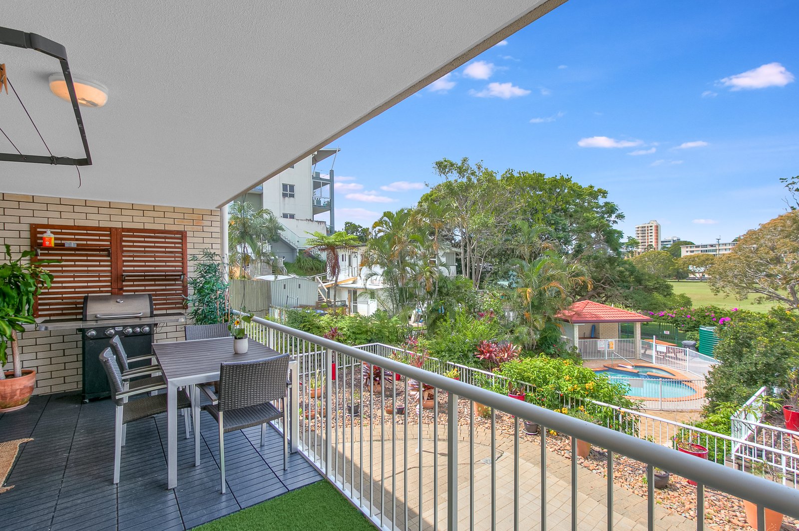 9/54 Dutton Street COOLANGATTA 2