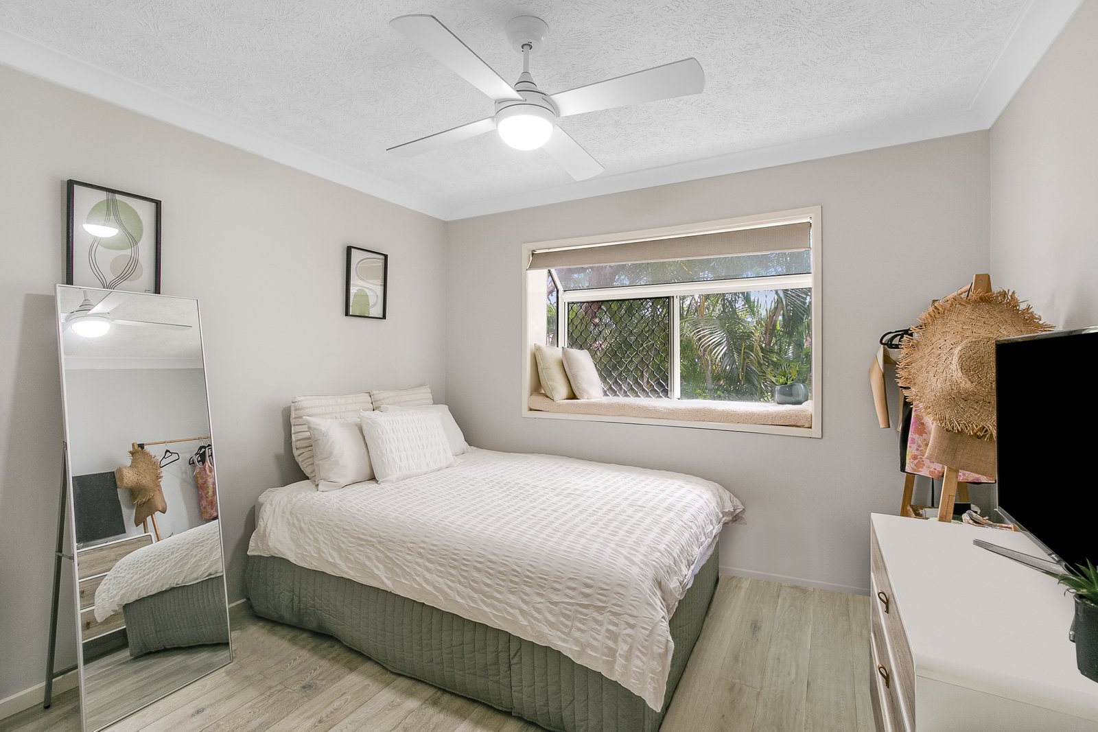 9/54 Dutton Street COOLANGATTA 5