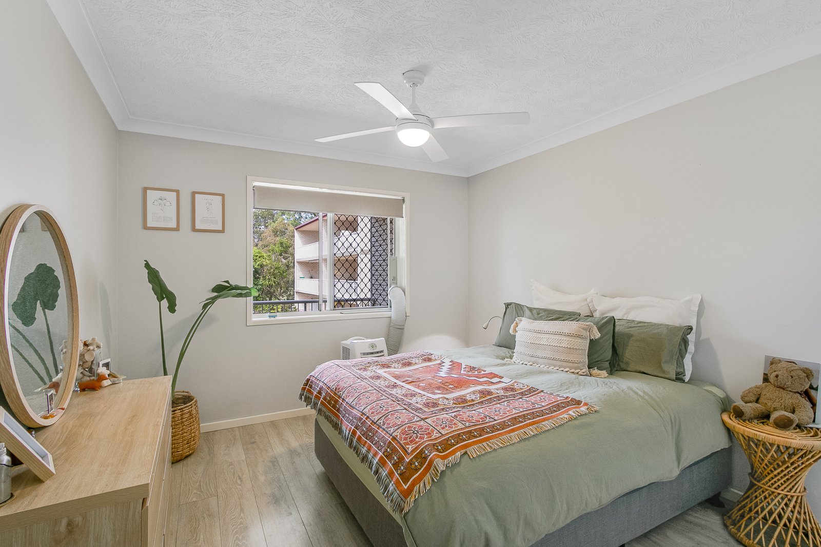 9/54 Dutton Street COOLANGATTA 6