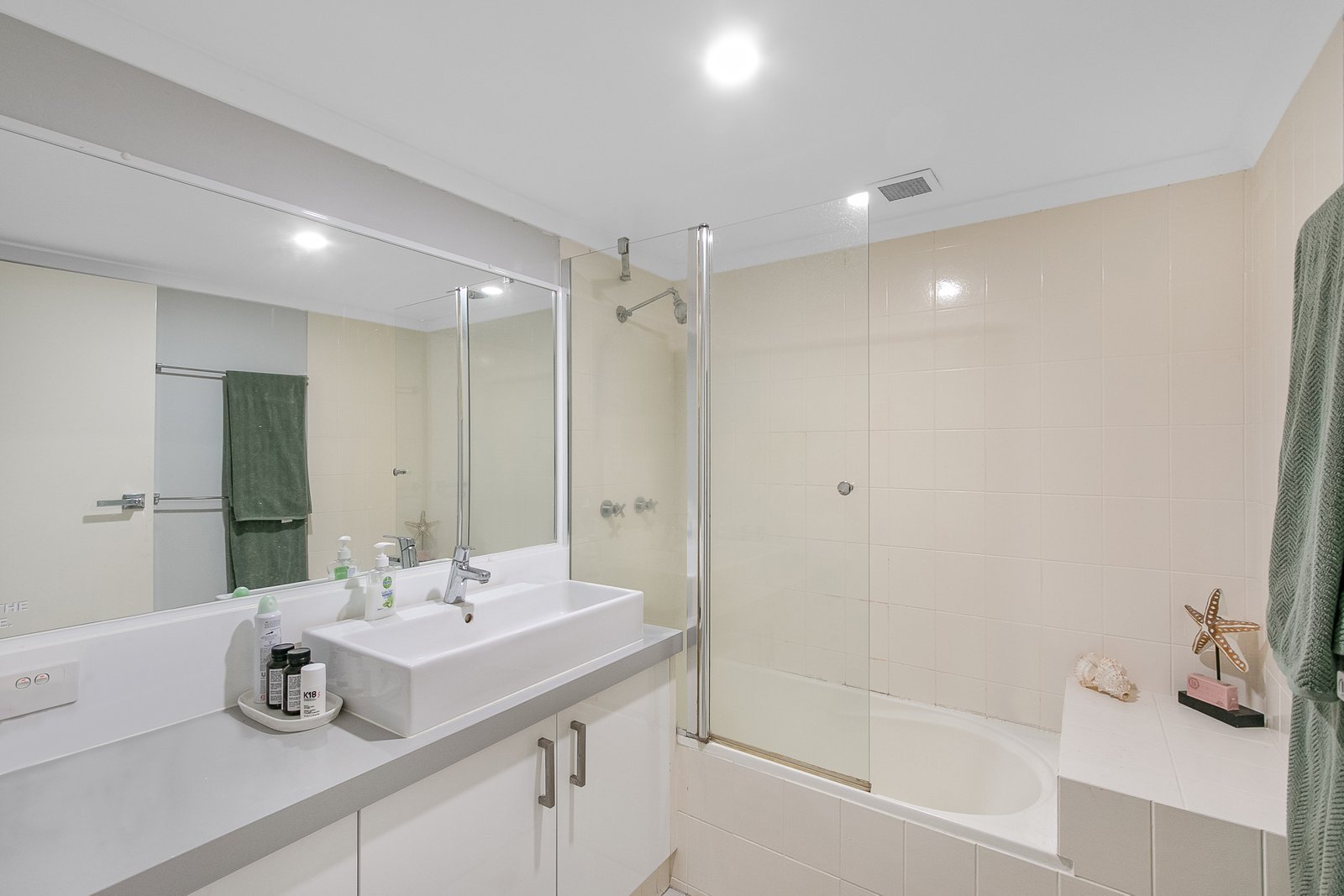 9/54 Dutton Street COOLANGATTA 7