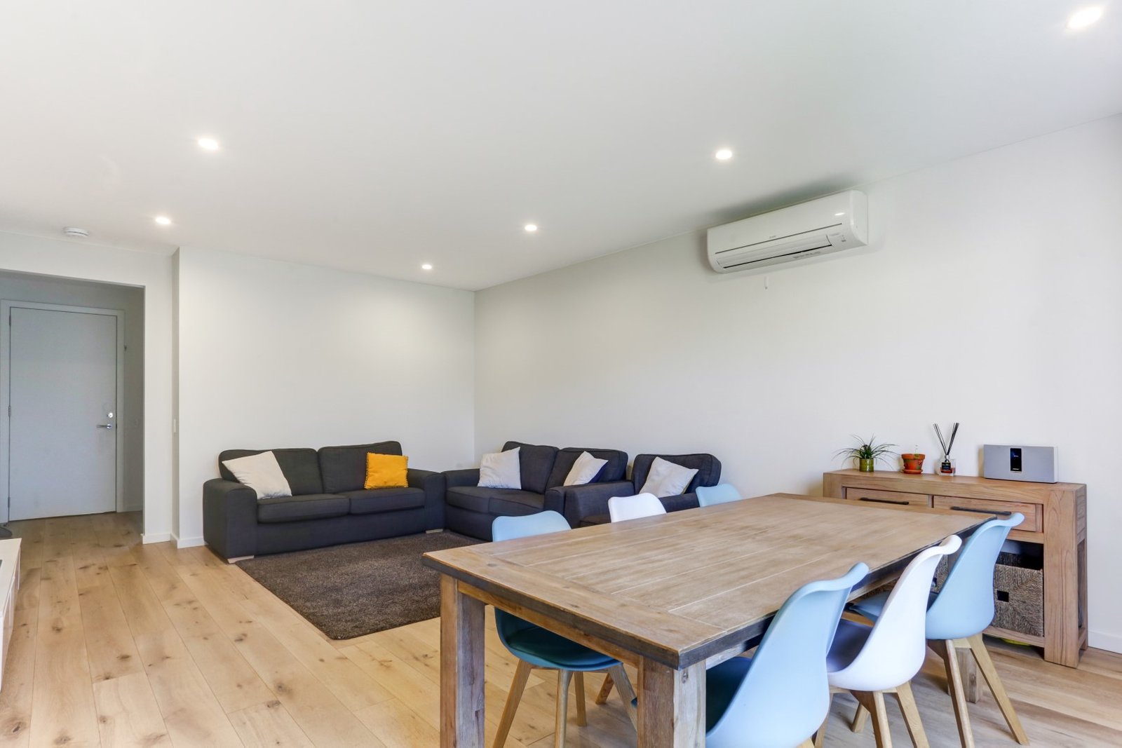 Gallery: 9/57 Tootal Road