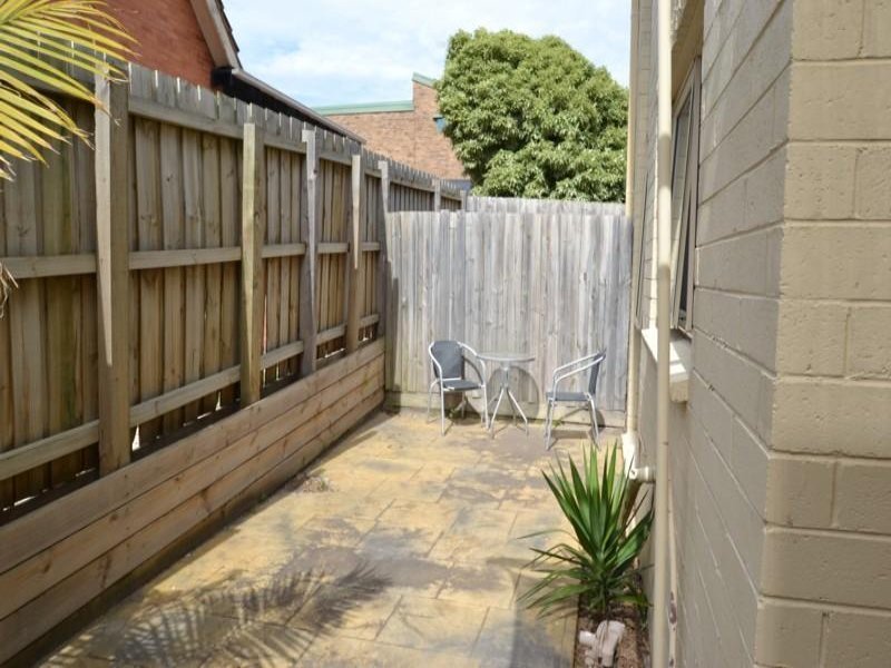 Gallery: 9/58 Beach Road