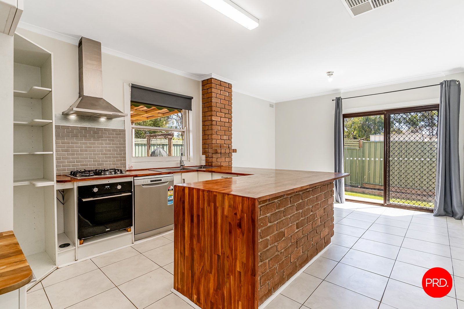 95A Olympic Parade KANGAROO FLAT 3