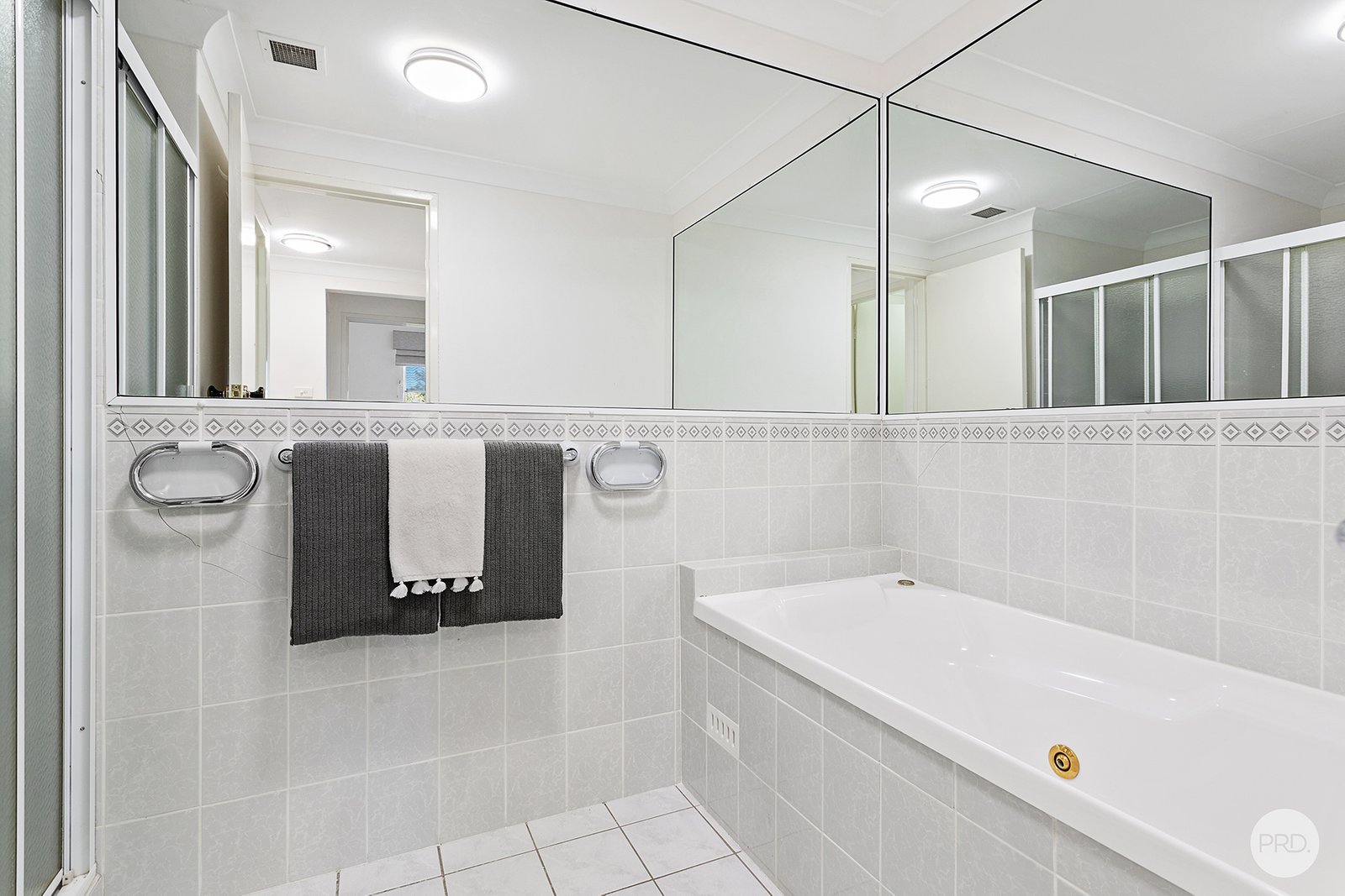 9/6-10 Weatherly Close NELSON BAY 22