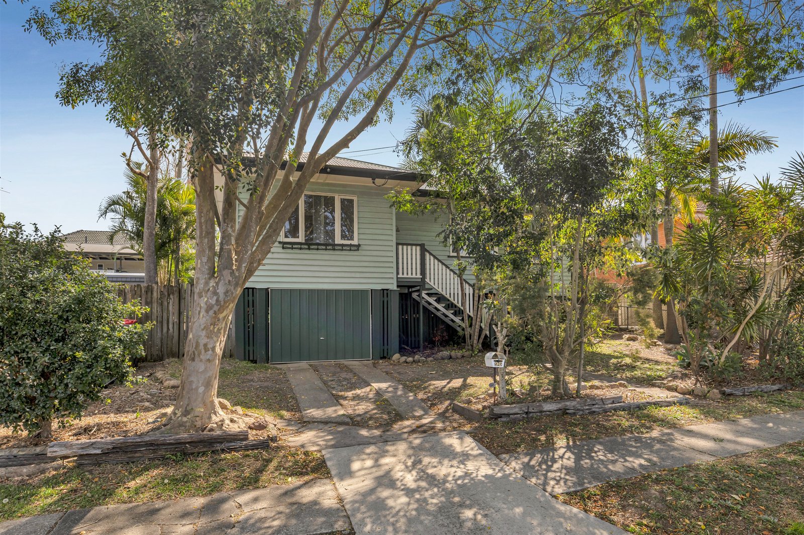 96 Bayview Terrace WAVELL HEIGHTS 1