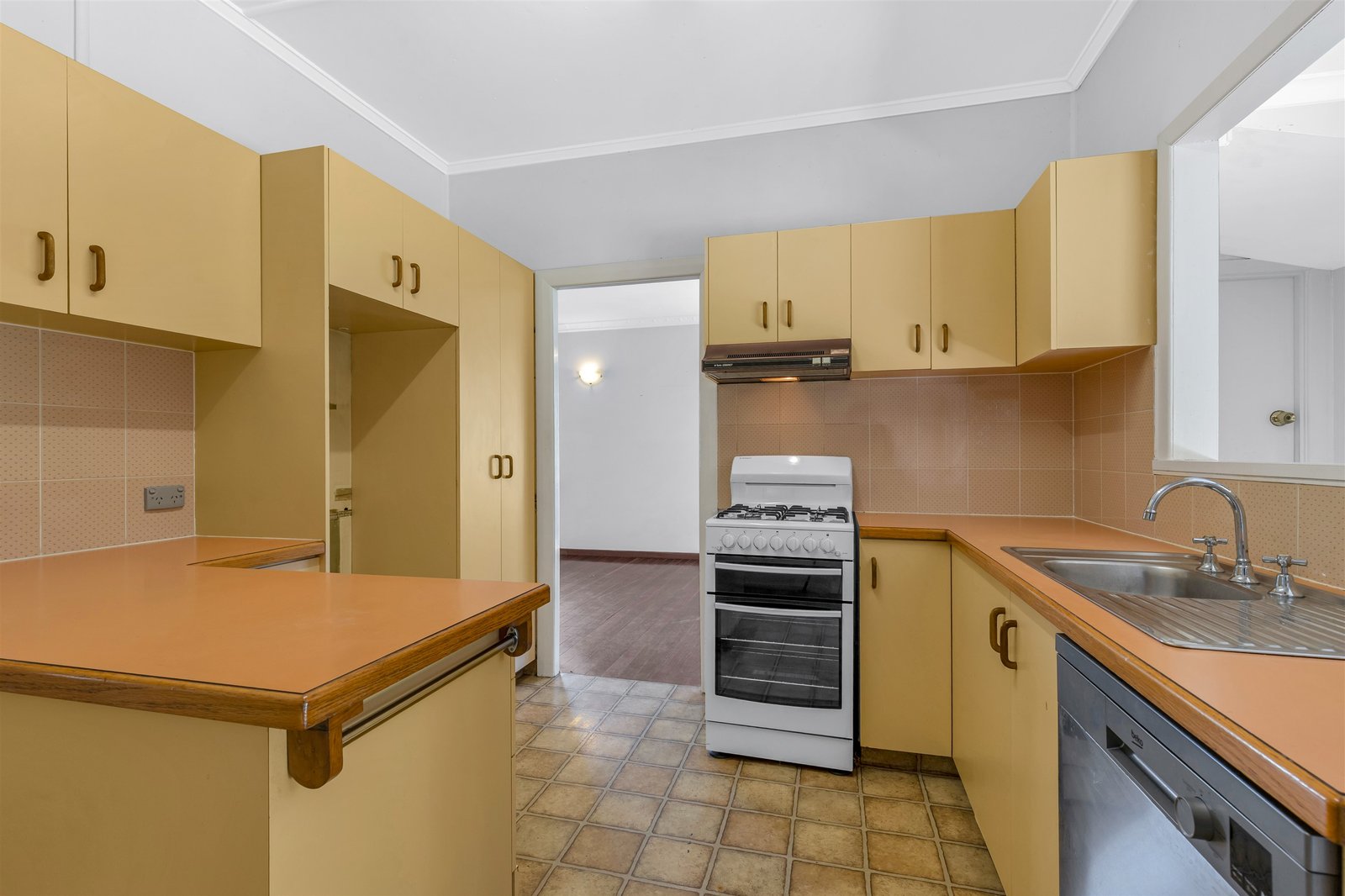 96 Bayview Terrace WAVELL HEIGHTS 4