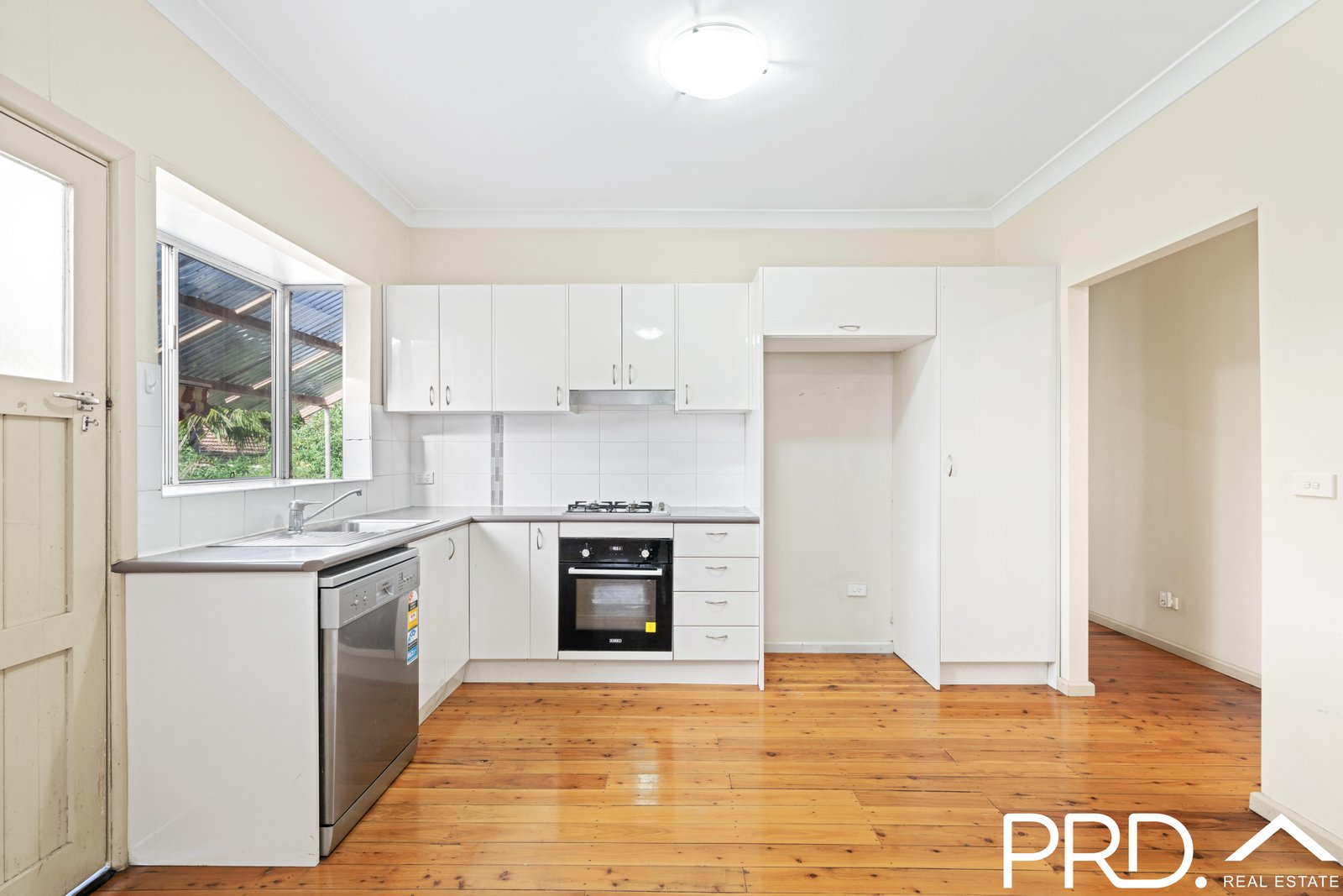 96 Bransgrove Rd  REVESBY 2