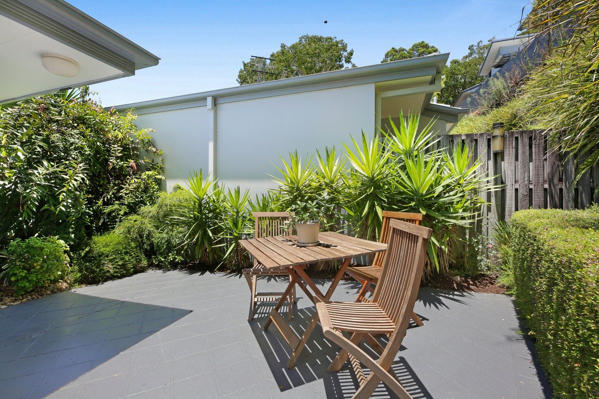 9/6 Burrabee Street Burleigh Heads 21
