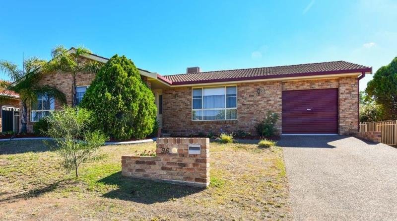 96 Edward Street TAMWORTH 1