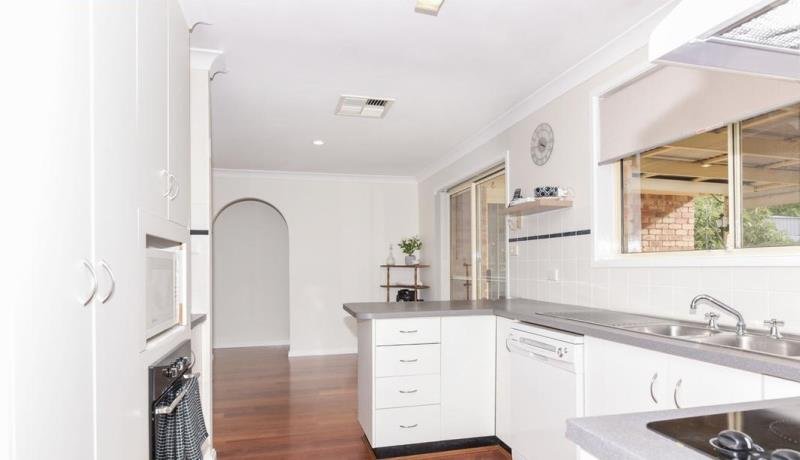 96 Edward Street TAMWORTH 3