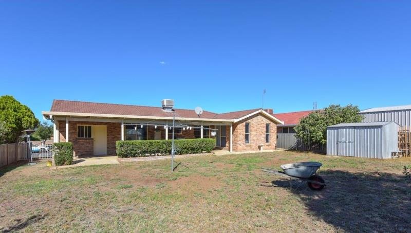 96 Edward Street TAMWORTH 8