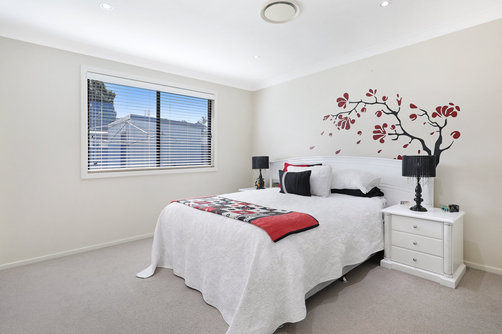 96 Hertford Street BERKELEY 4