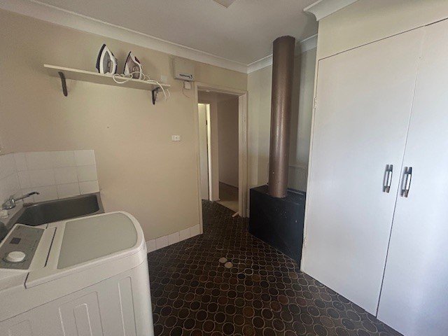 96 Hillvue Road TAMWORTH 9