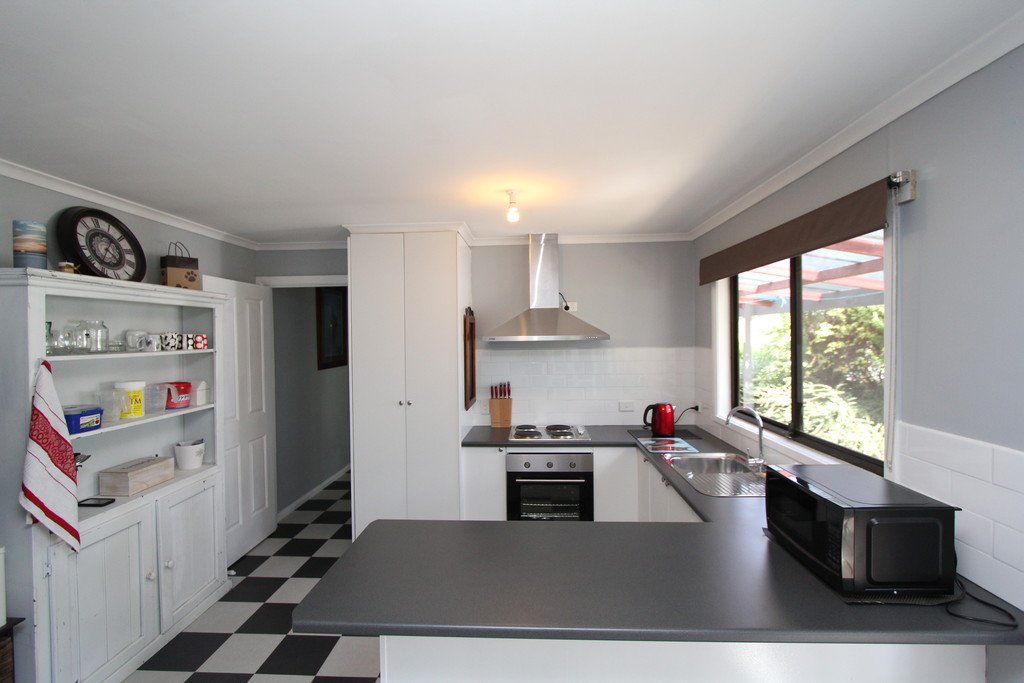 96 Main Road MOUNT EGERTON 2