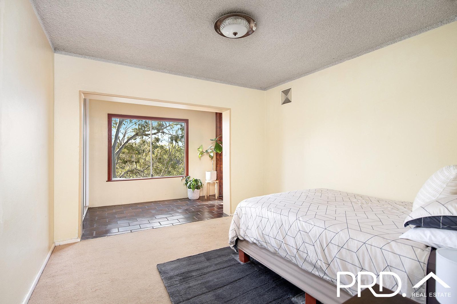 96 Moons Avenue LUGARNO 6