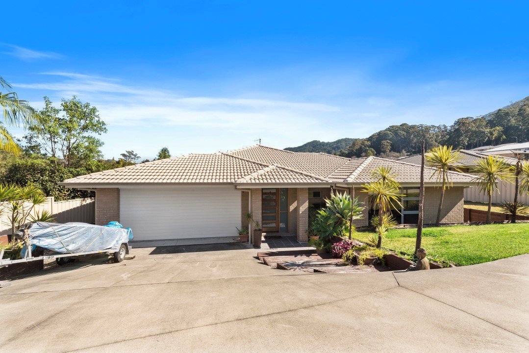 96 Pearce Drive COFFS HARBOUR 1