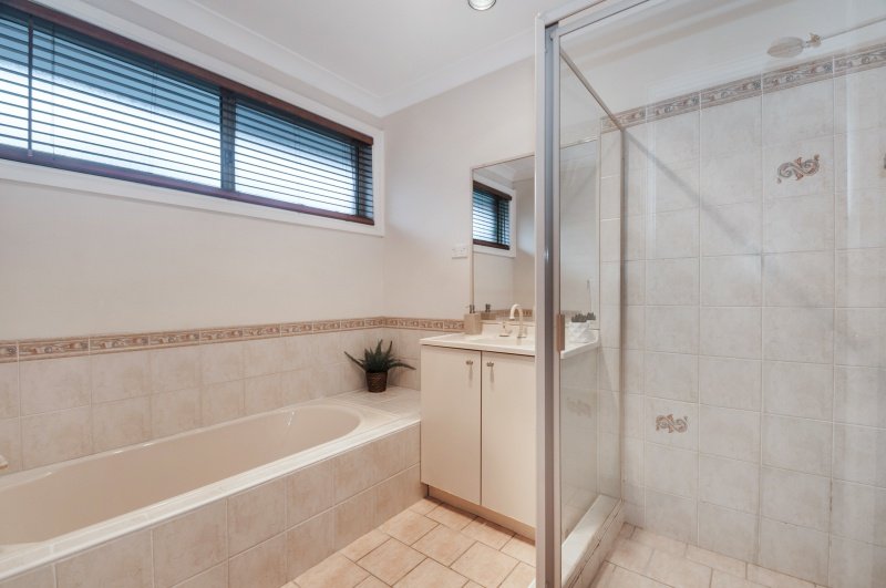 96 Sunnybank Crescent HORSLEY 5