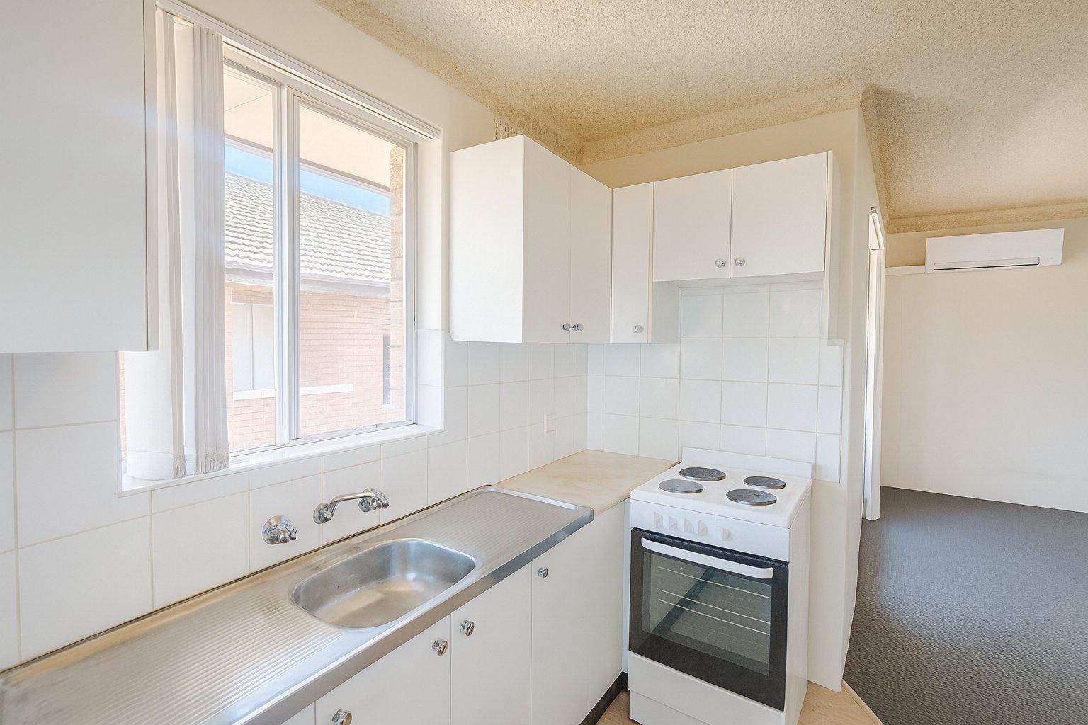 9/61 Castlereagh Street LIVERPOOL 4