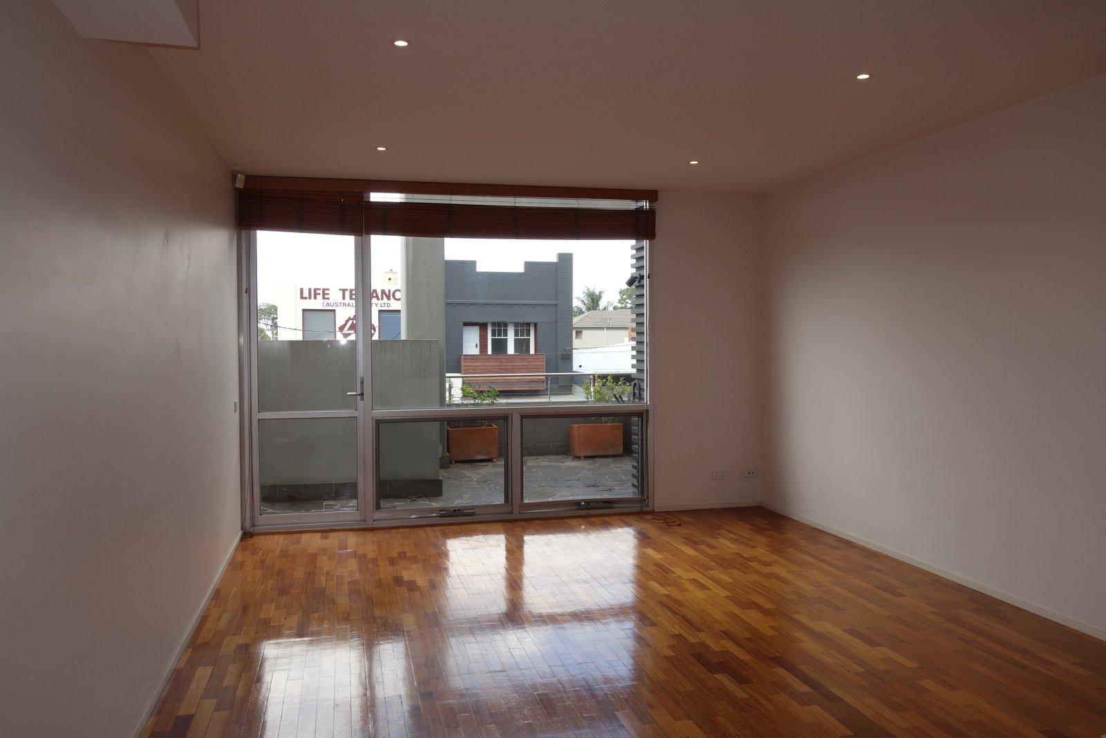 Gallery: 9/633-635 Hampton Street
