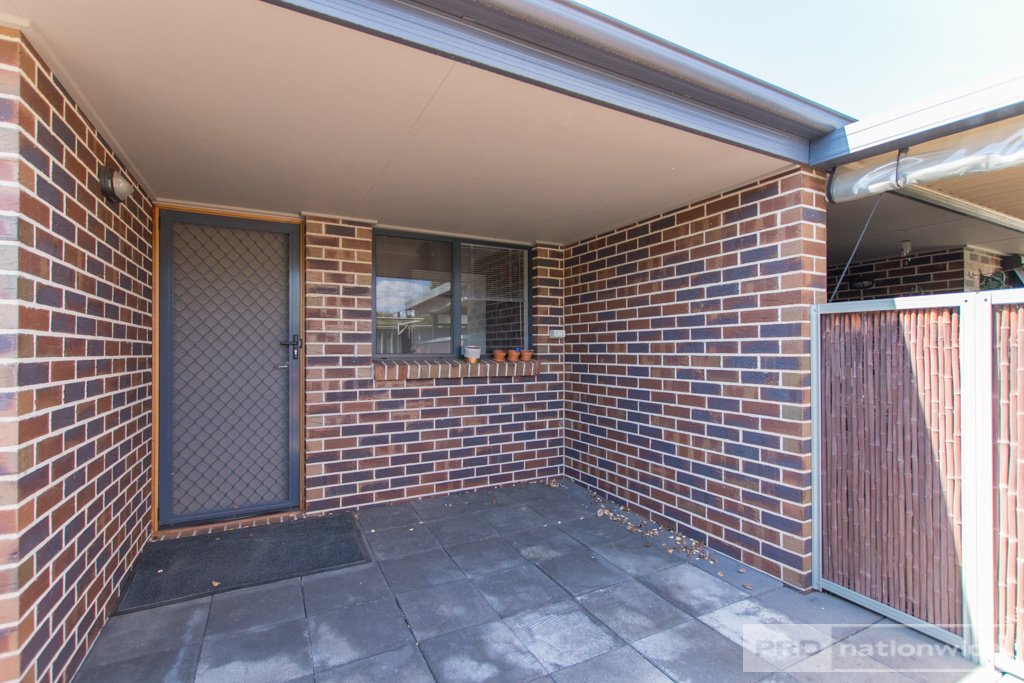 9/65 Broughton Street TUMUT 9