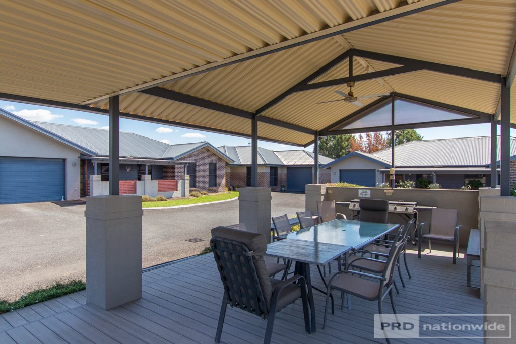 9/65 Broughton Street TUMUT 11