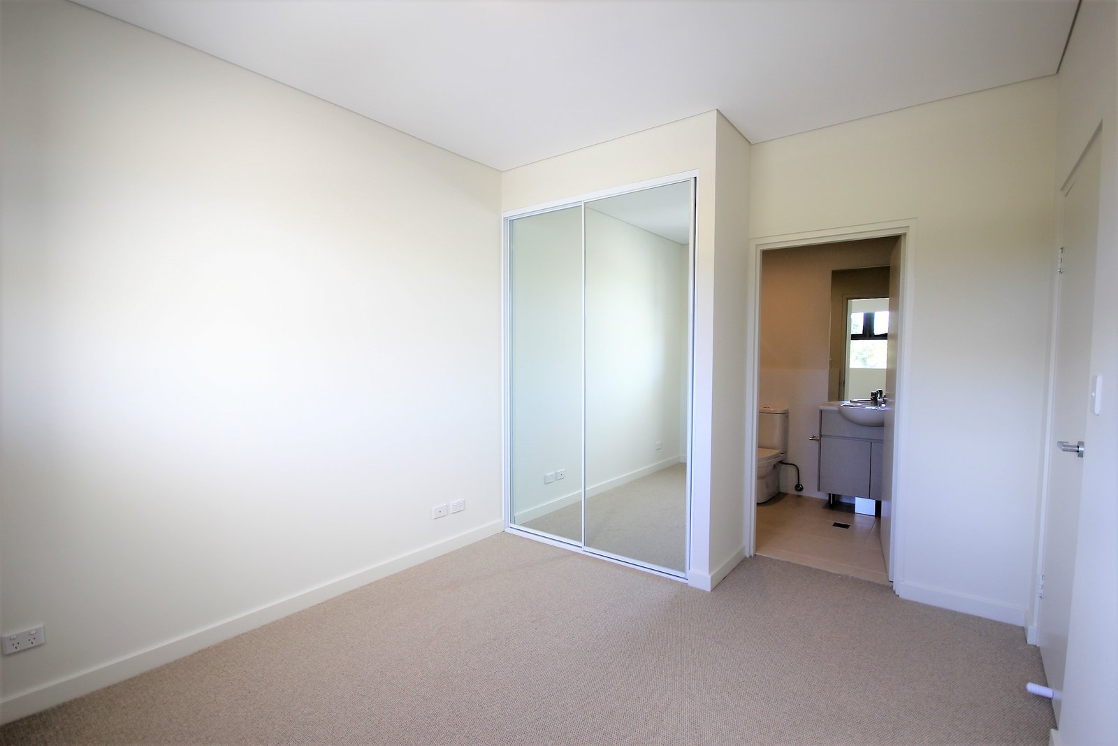 9/67 Newleaf Parade BONNYRIGG 6