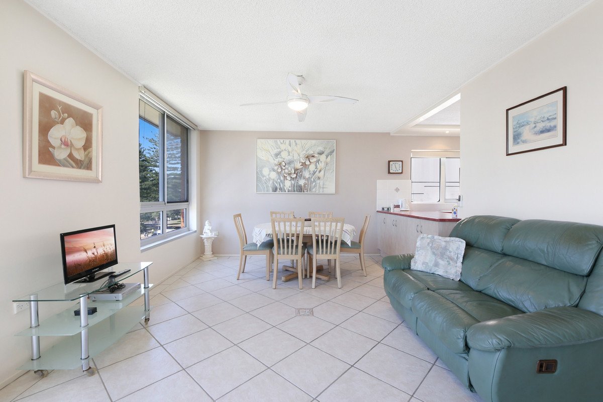 9/68 the Esplanade Burleigh Heads 7