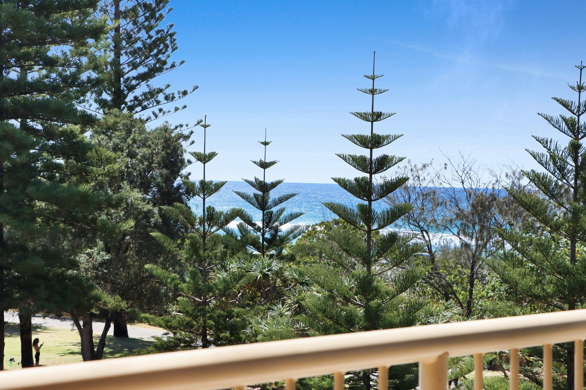 9/68 the Esplanade Burleigh Heads 10