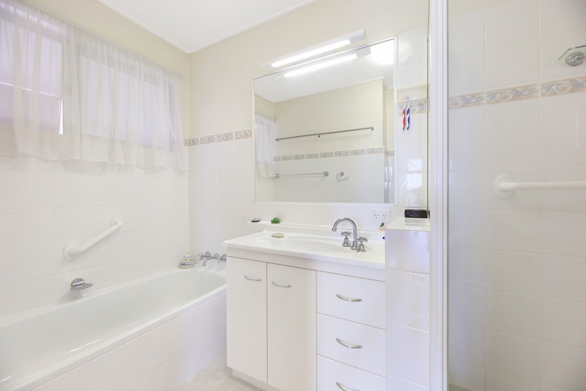 9/68 the Esplanade Burleigh Heads 13