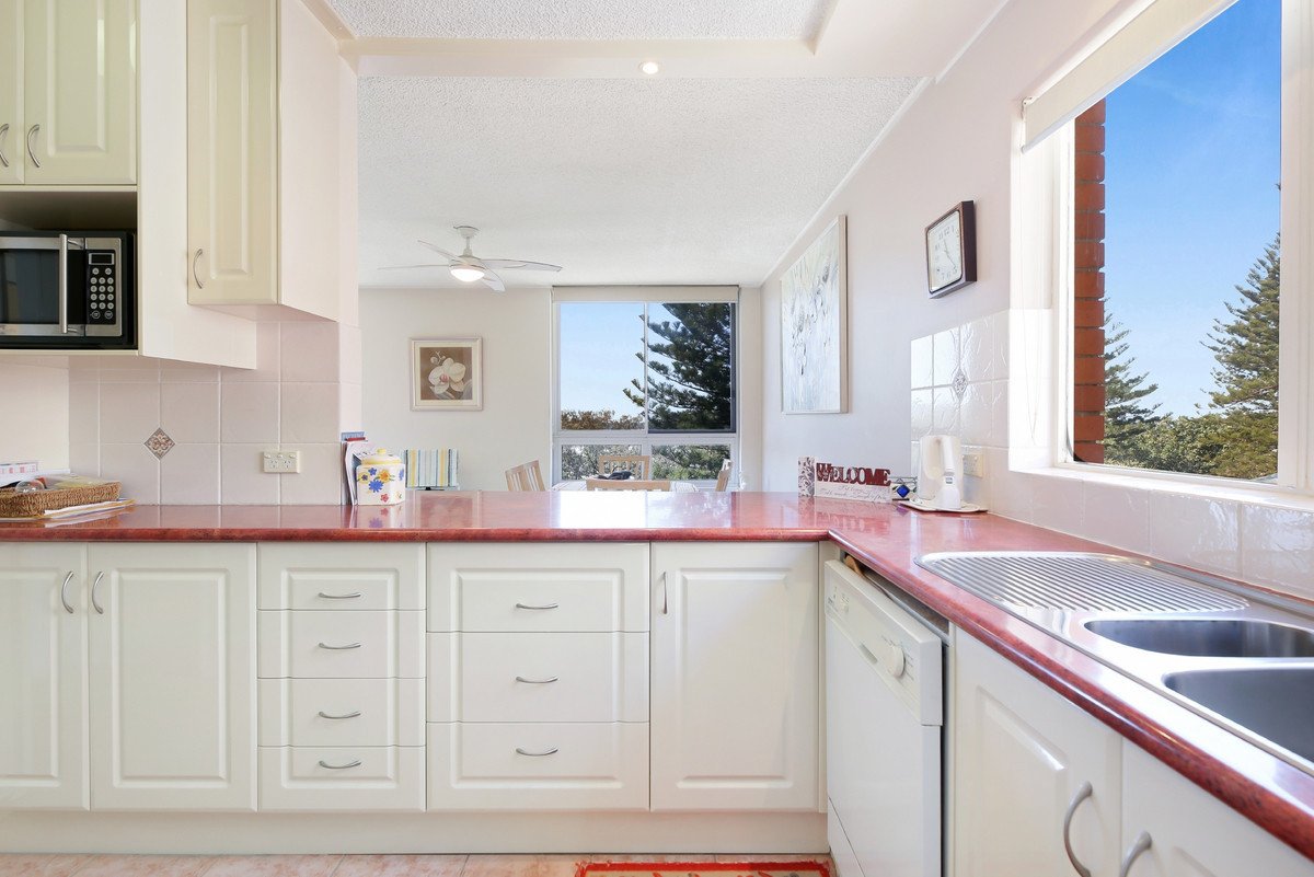 9/68 the Esplanade Burleigh Heads 4