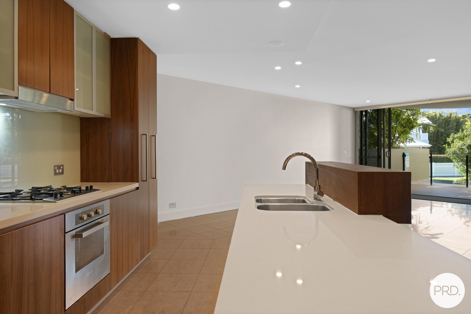 9/685 Casuarina Way CASUARINA 2