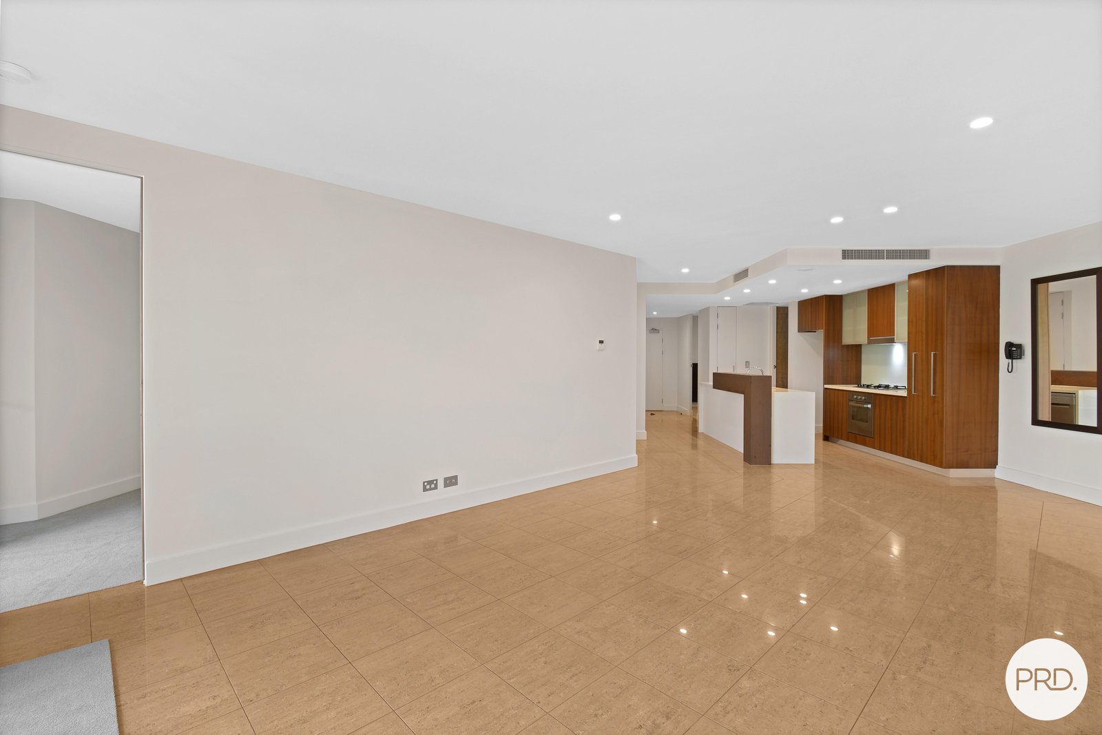 9/685 Casuarina Way CASUARINA 3
