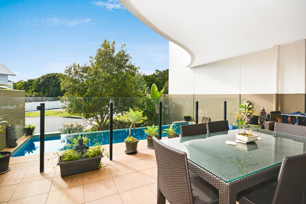 9/685 Casuarina Way CASUARINA 2