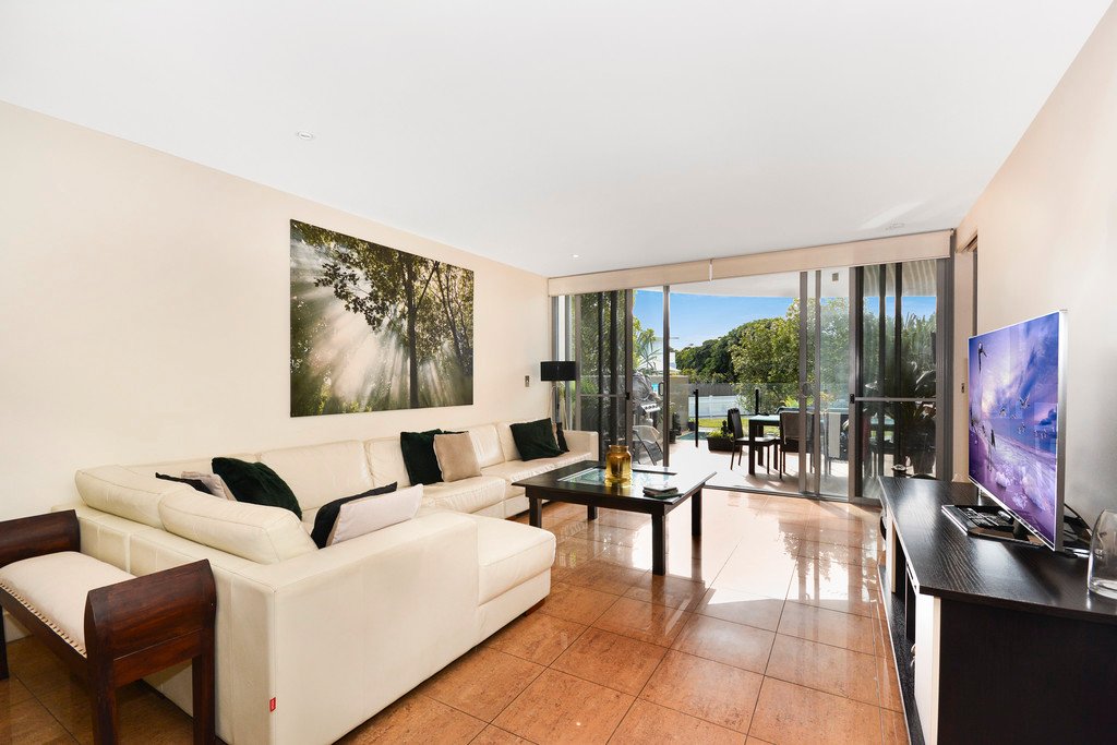 9/685 Casuarina Way CASUARINA 3