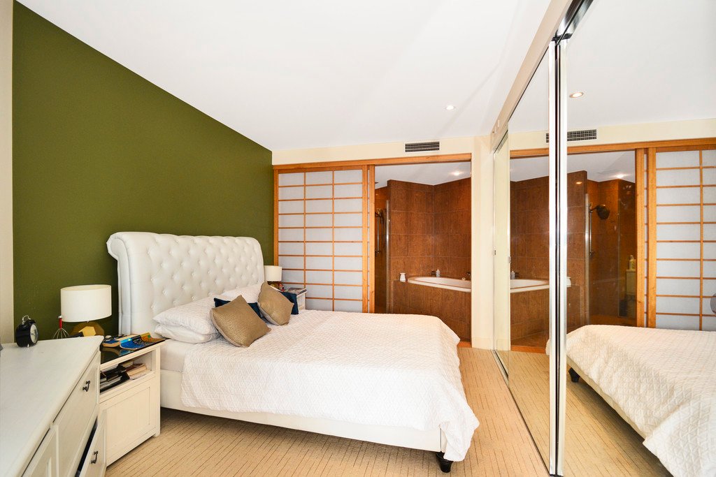 9/685 Casuarina Way CASUARINA 4